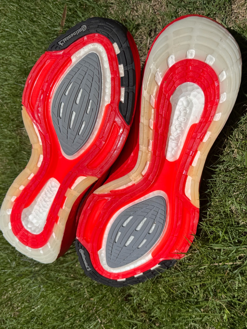 Like new 11.5 Ultraboost 21 Adidas running shoes vivid red - Picture 10 of 10